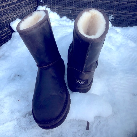 UGGs Classic Short Leather Boot Sz3 - Picture 6 of 11